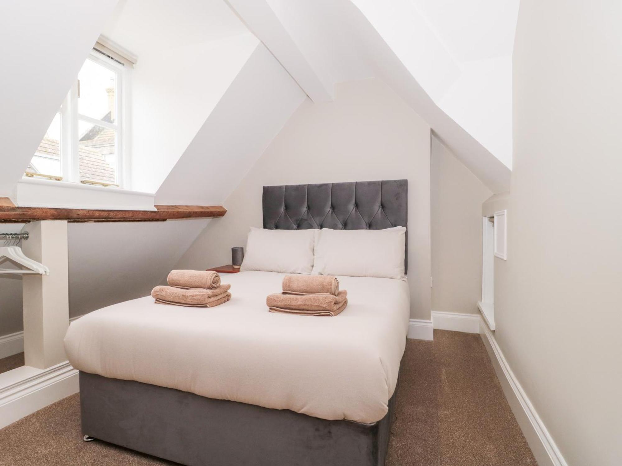 סוואנאייג' Purbeck Hotel Apartments - Flat 6 מראה חיצוני תמונה